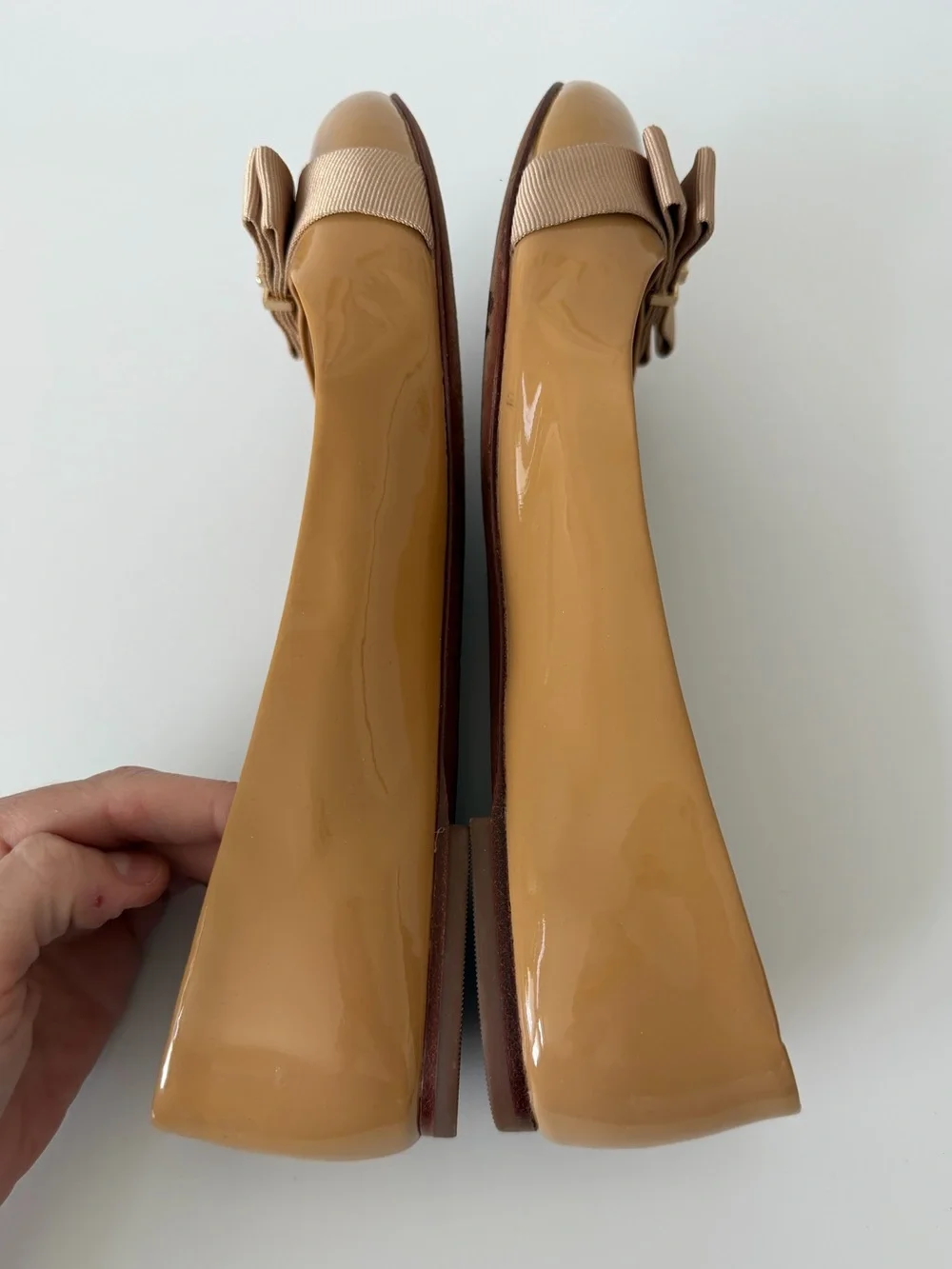 Tory Burch Trudy Patent Leather Ballet Flats with Bows in Tan, Size 8.5